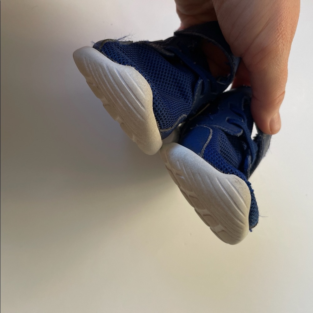 Nike sneakers - Picture 3 of 5